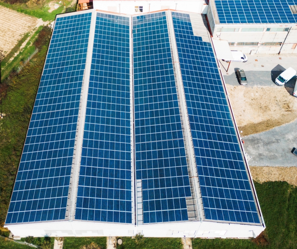Solar,Panels,Covering,The,Roof,Tops,Of,Industrial,Buildings,In commercial solar solutions Australia